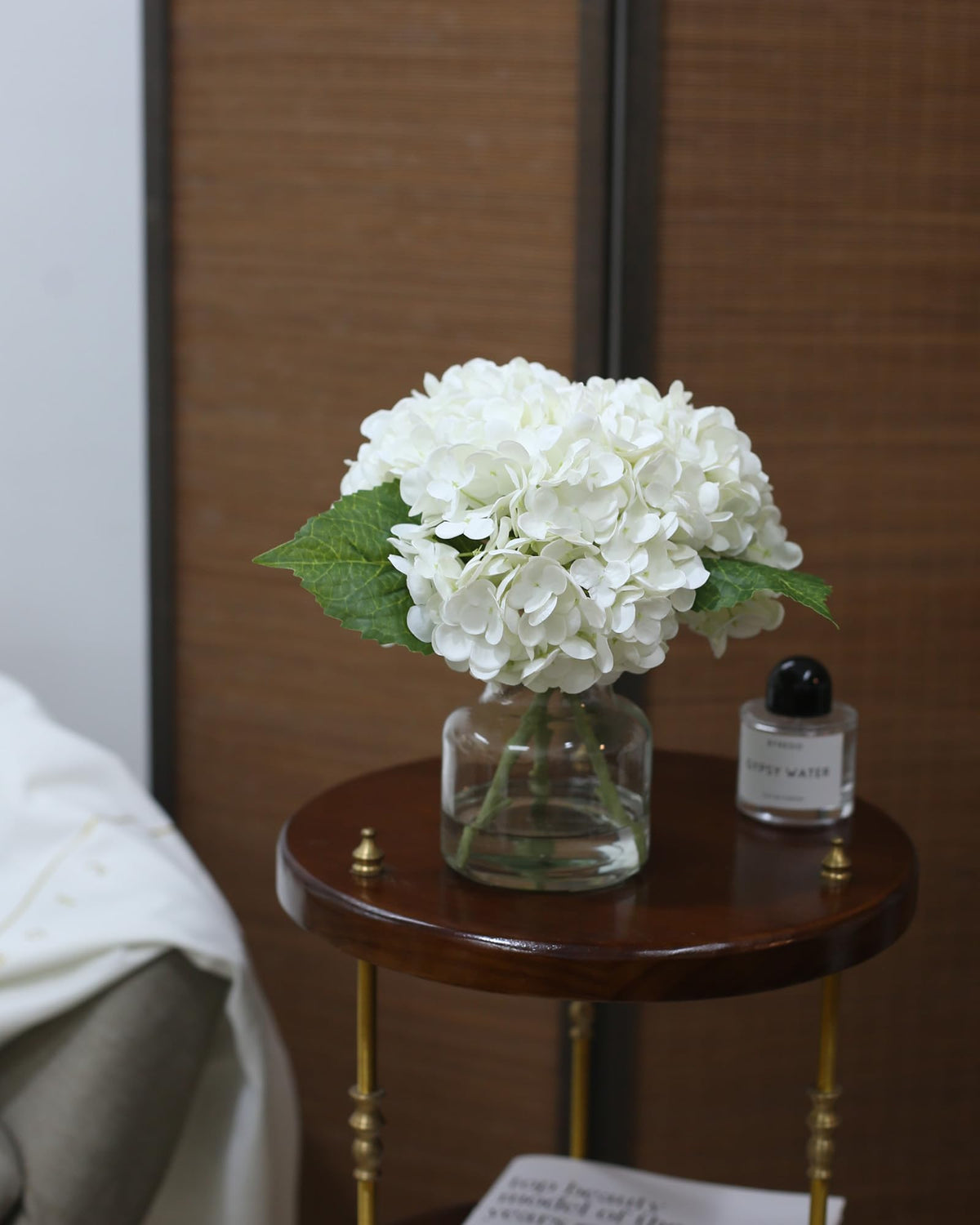 CHASMILE petal-texture lifelike hydrangea in vase showcases versatile decorating possibilities