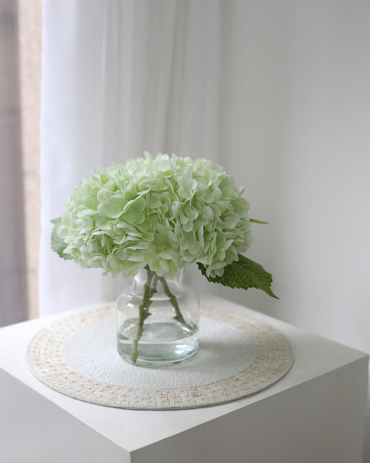 CHASMILE Real Touch Hydrangea in vase is washable and easy to refresh.