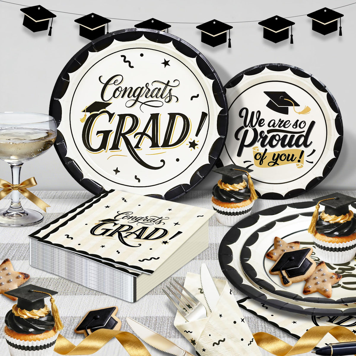 CheerBox disposable tableware set enables easy post-event cleanup.