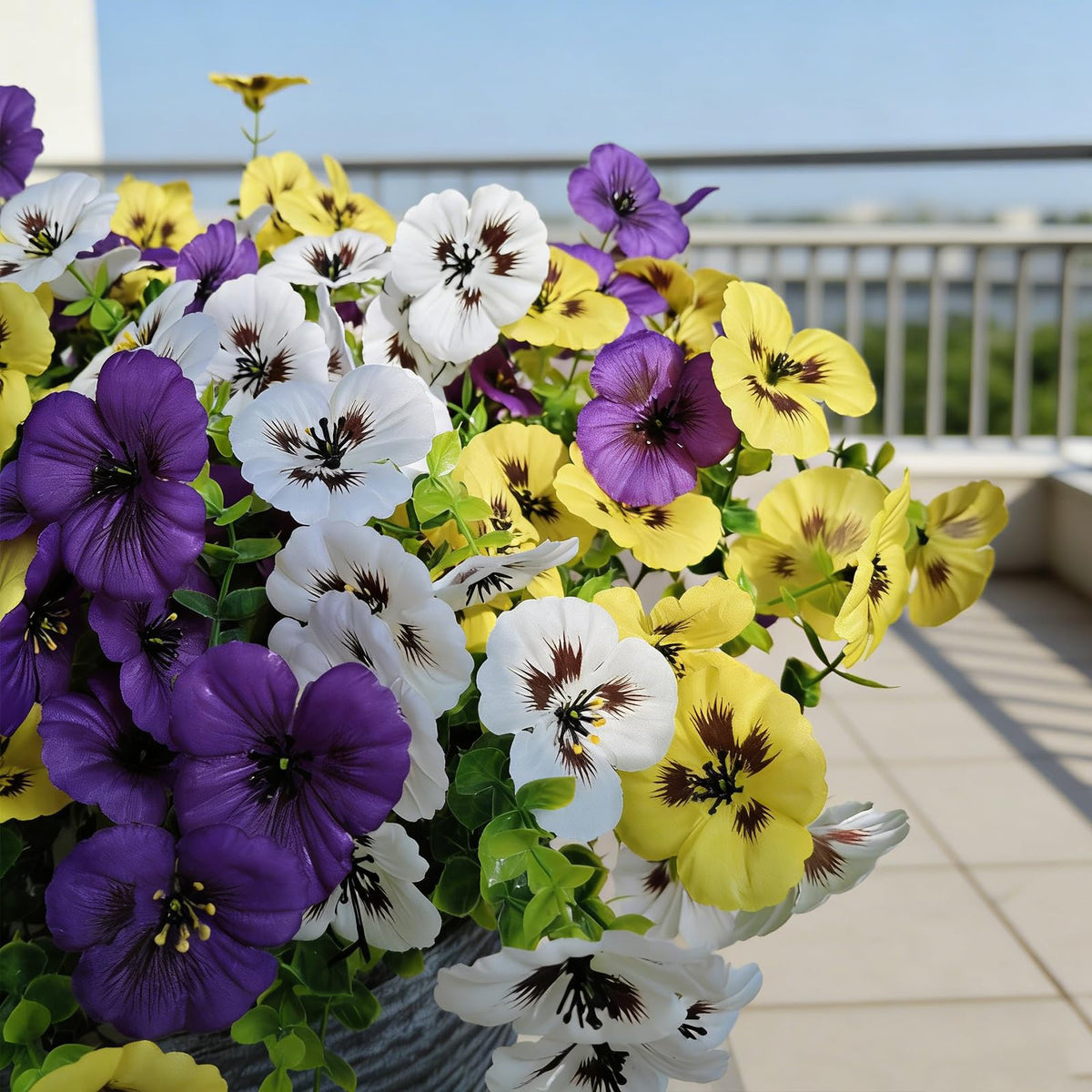 Cherica 40-stem pansy set offers full, natural-looking floral coverage