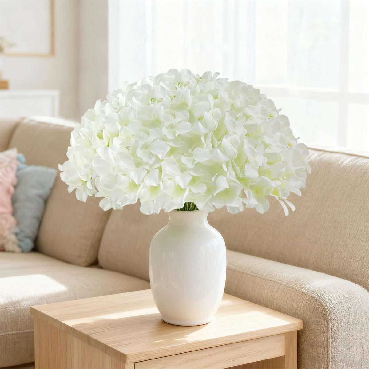 Cherica hydrangea centerpiece ideas showing lush, inviting display.