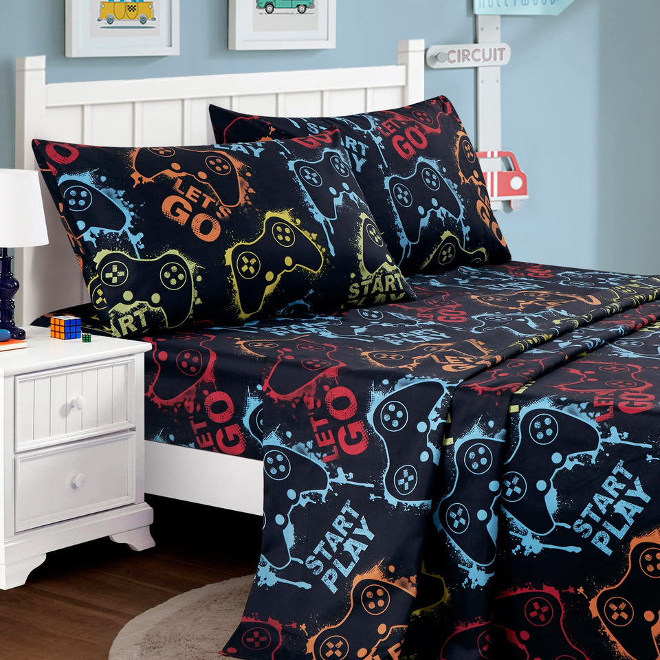 Chezmoi Collection gamer sheet set full-size shown with vibrant colors for bedtime fun.