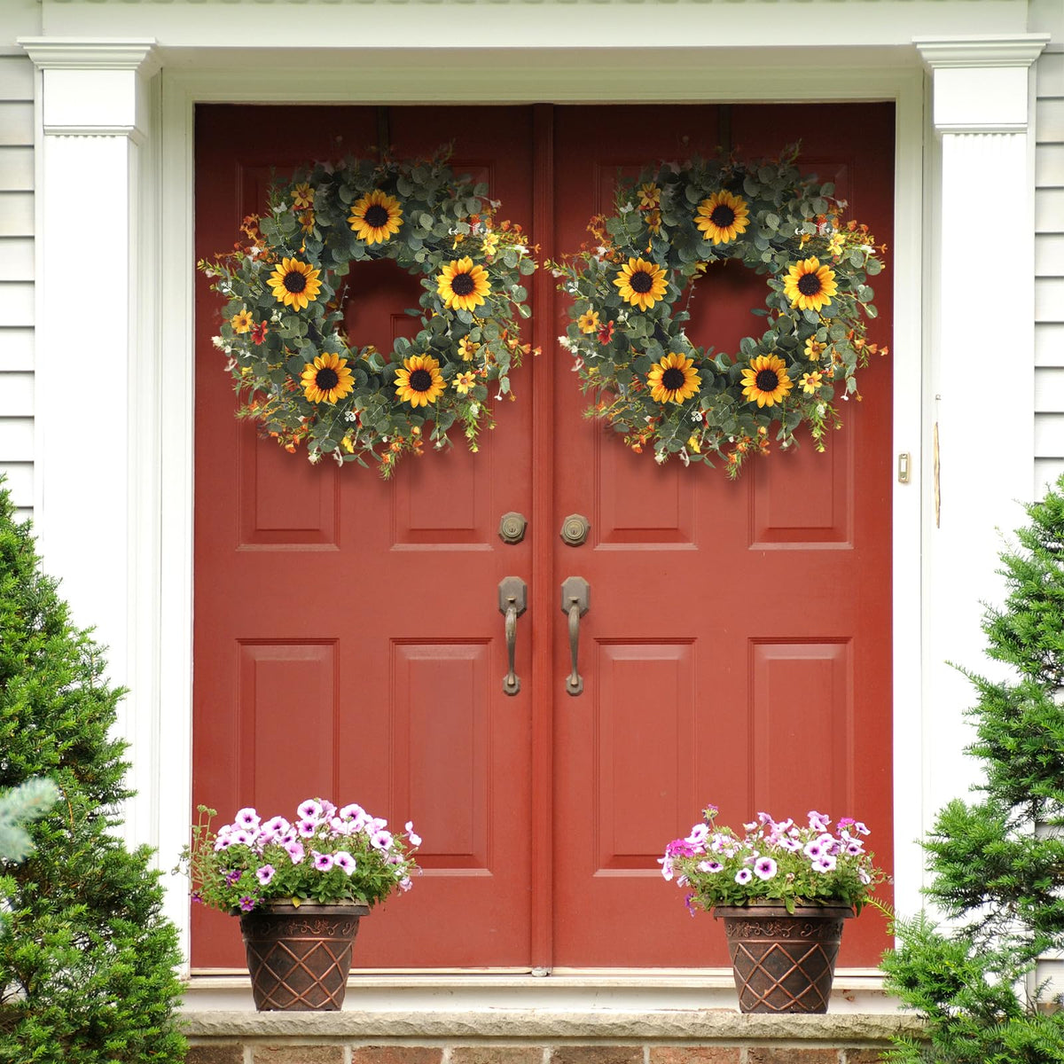 CHFAPH low-maintenance wreath stays vibrant with light dusting.