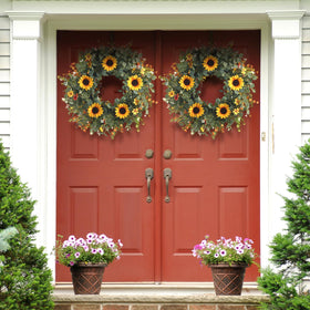 CHFAPH low-maintenance wreath stays vibrant with light dusting.