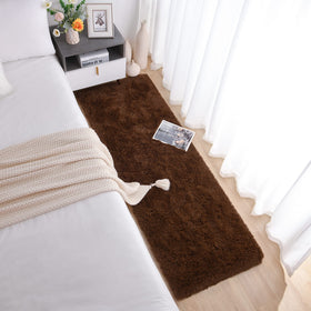 Chicrug memory-pile rug blends with bedroom decor