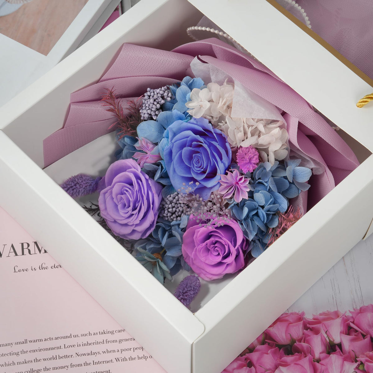 Childom ready-to-gift preserved roses for anniversaries