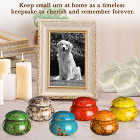 CHONOVO small urn glaze pattern 02 preserves ashes securely for display.