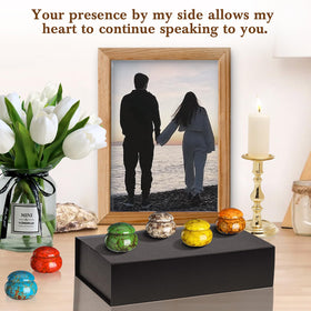 CHONOVO small urn glaze pattern 04 offers a durable memory display.