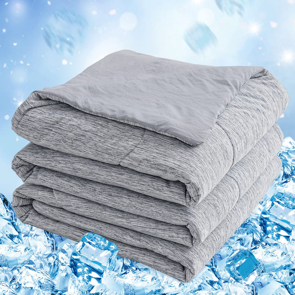 CHOSHOME Arc-Chill twin cooling comforter shows cooling surface for hot nights.