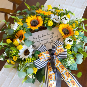 CHvista Vibrant yellow blooms closeup for seasonal charm