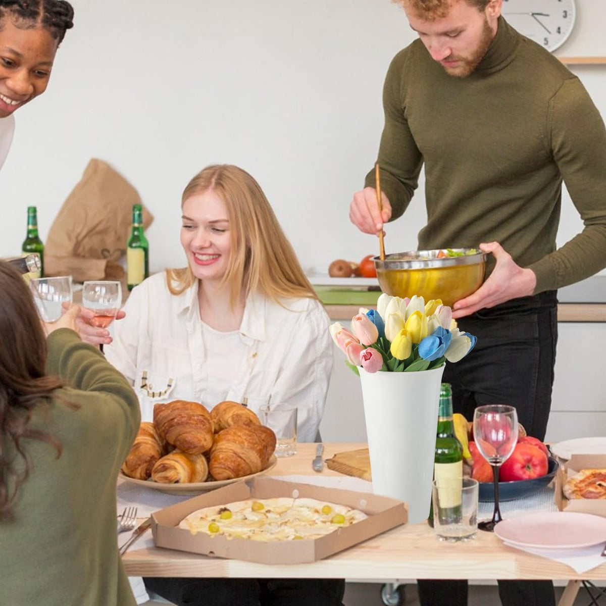 CIEOVO easy-clean vases suitable for busy events.