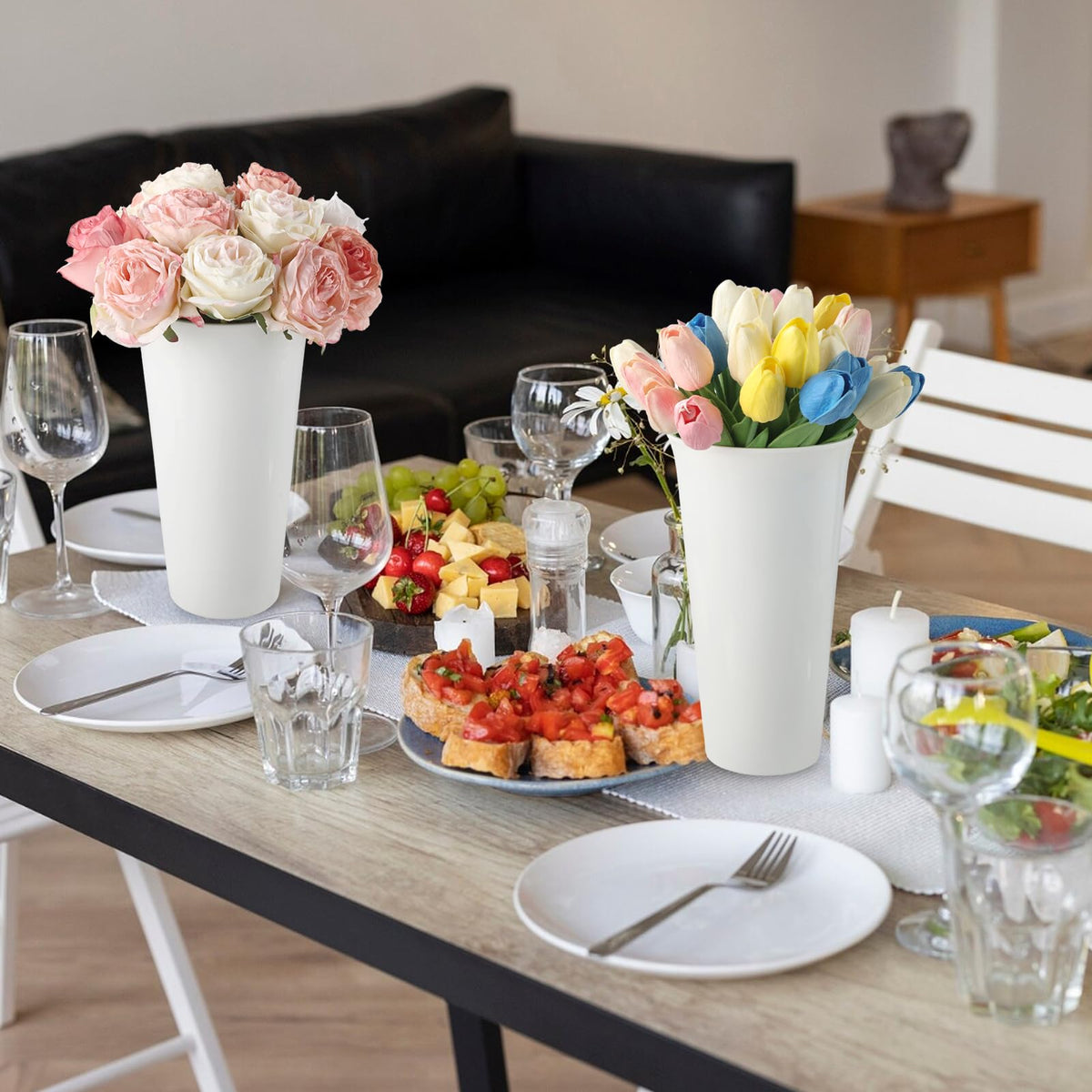 CIEOVO wedding centerpiece vases in white for tablescapes.