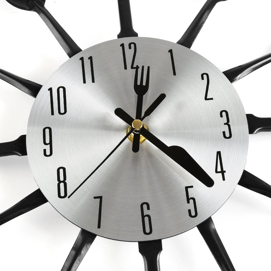 CIGERA silent quartz movement provides tick-free operation in the kitchen