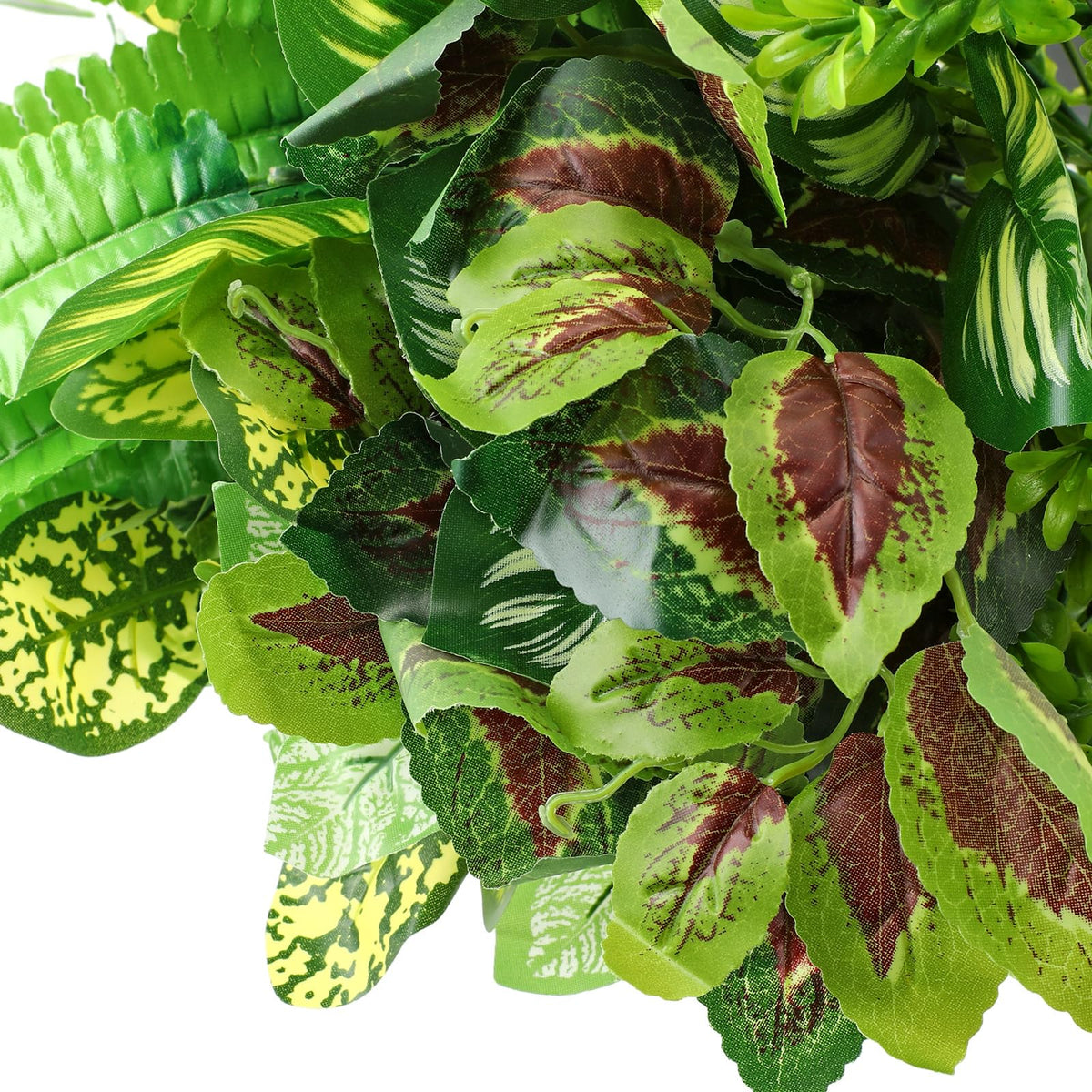 Cindeer realistic leaves and stems add life to shelves and tables