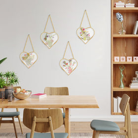 Cinnvoice easy-open snaps ensure quick setup and secure hanging.