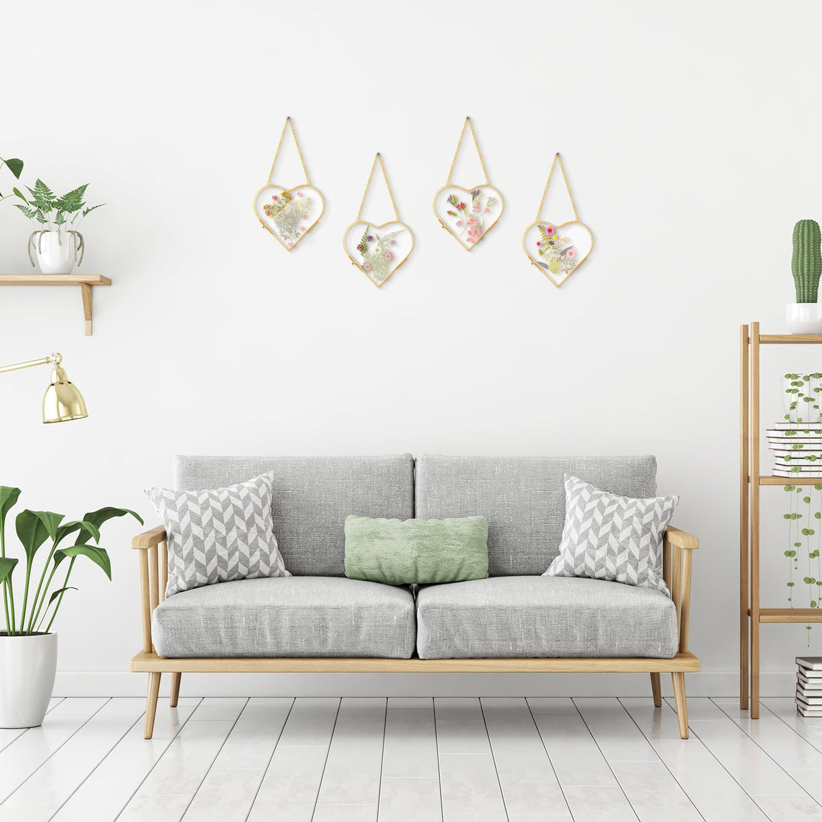Cinnvoice vintage display frame ideal for dried plants, artwork, or photos.