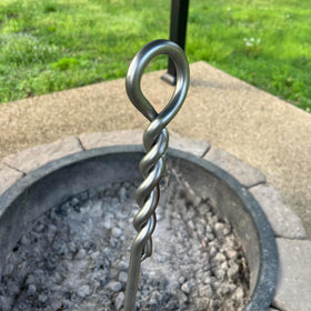 CKLT 316 stainless-steel finish adds a contemporary look to your hearth