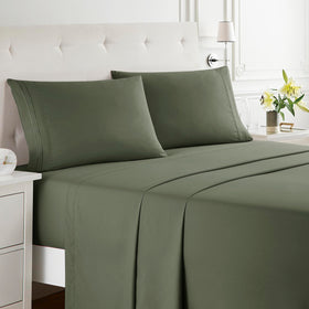 Clara Clark Premier 1800 microfiber close-up shows ultra-soft fabric.