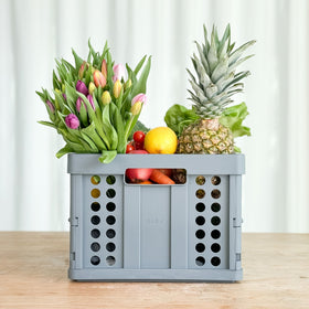 Clax crate weighs 3.53 lbs, highlighting portability for daily tasks.