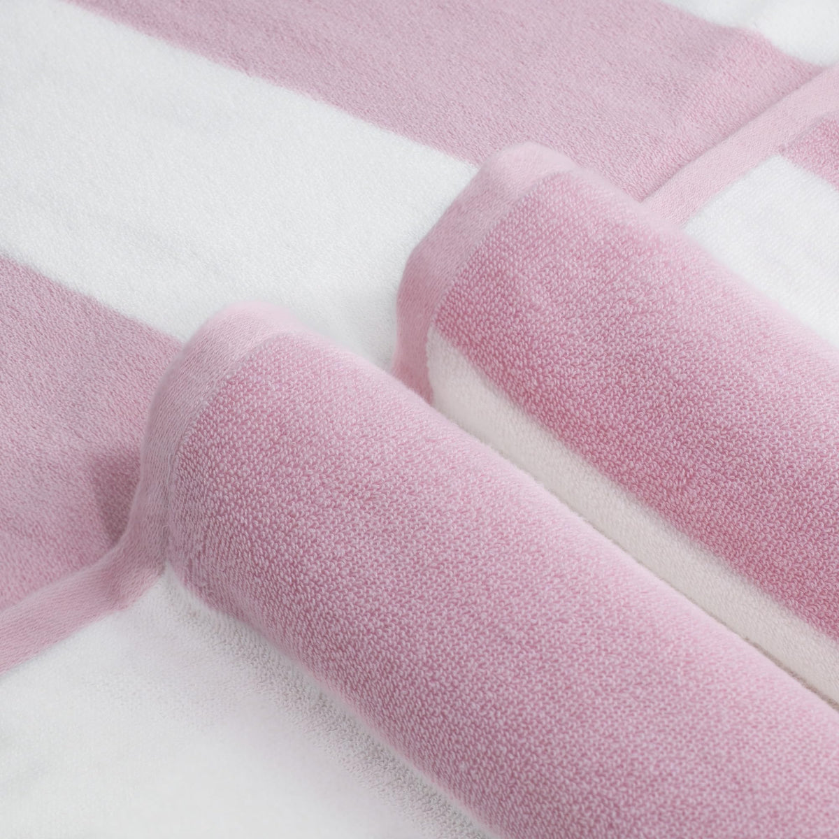 CLOWOOD combed cotton towel in pink stripes offers softness and quick drying.