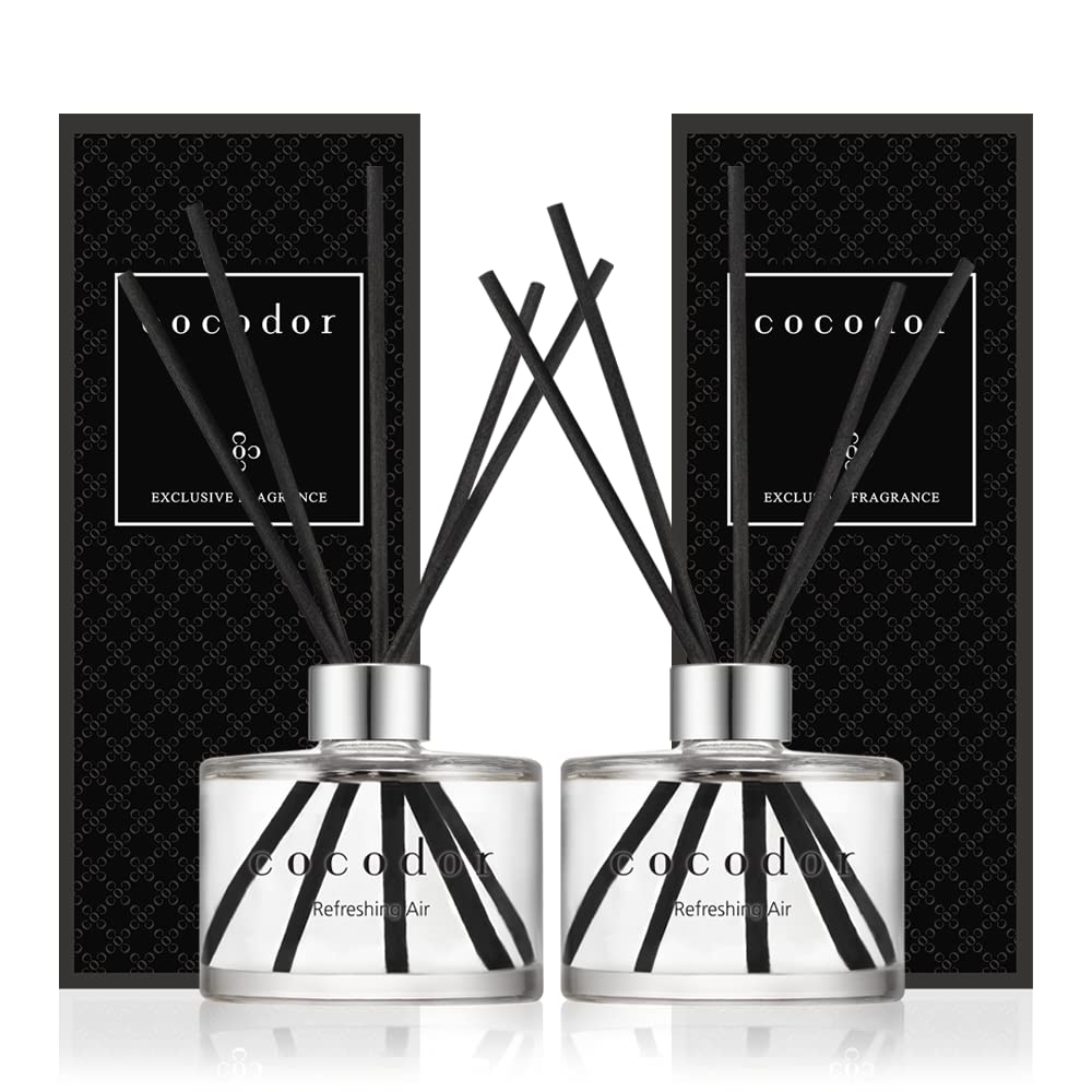 Cocod'or Signature Reed Diffuser Set packaging close-up highlights premium home fragrance.