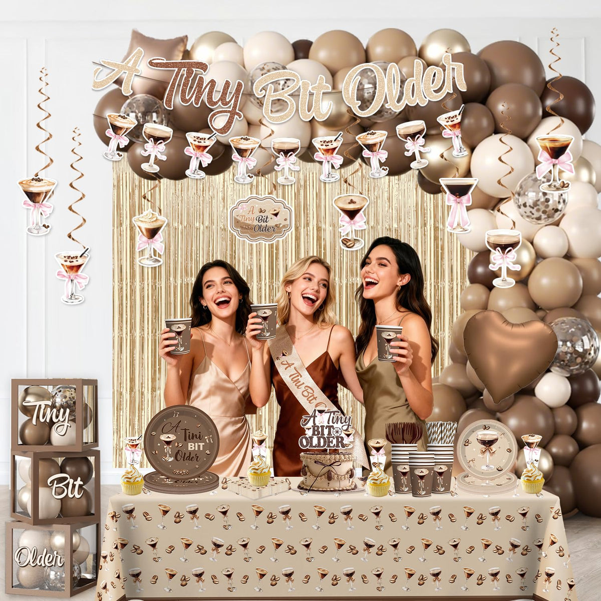 Cocomigo heart and star foil balloons punctuate the theme with festive accents.