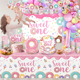 Cocomigo Sweet One balloon arch creates a festive entrance and photo-worthy moment