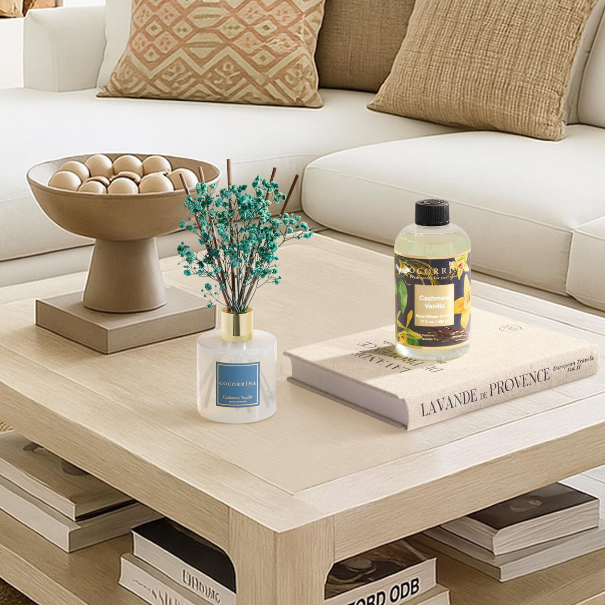 COCORRÍNA airtight storage cap preserves fragrance between uses.