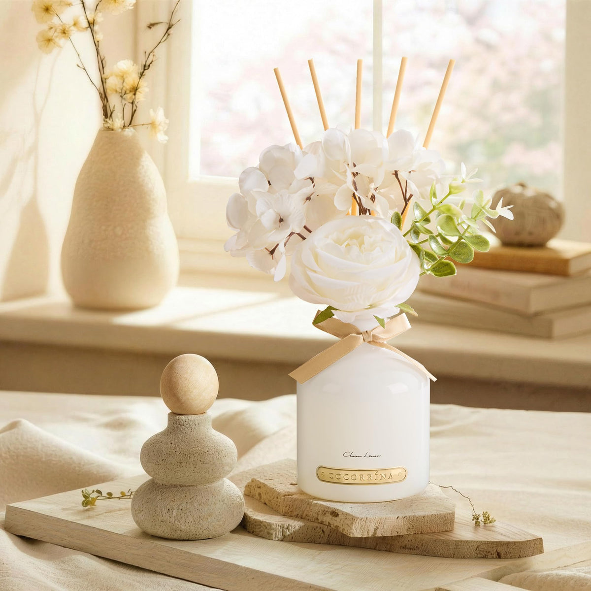 COCORRÍNA bedroom diffuser creates fresh ambiance with long-lasting aroma.