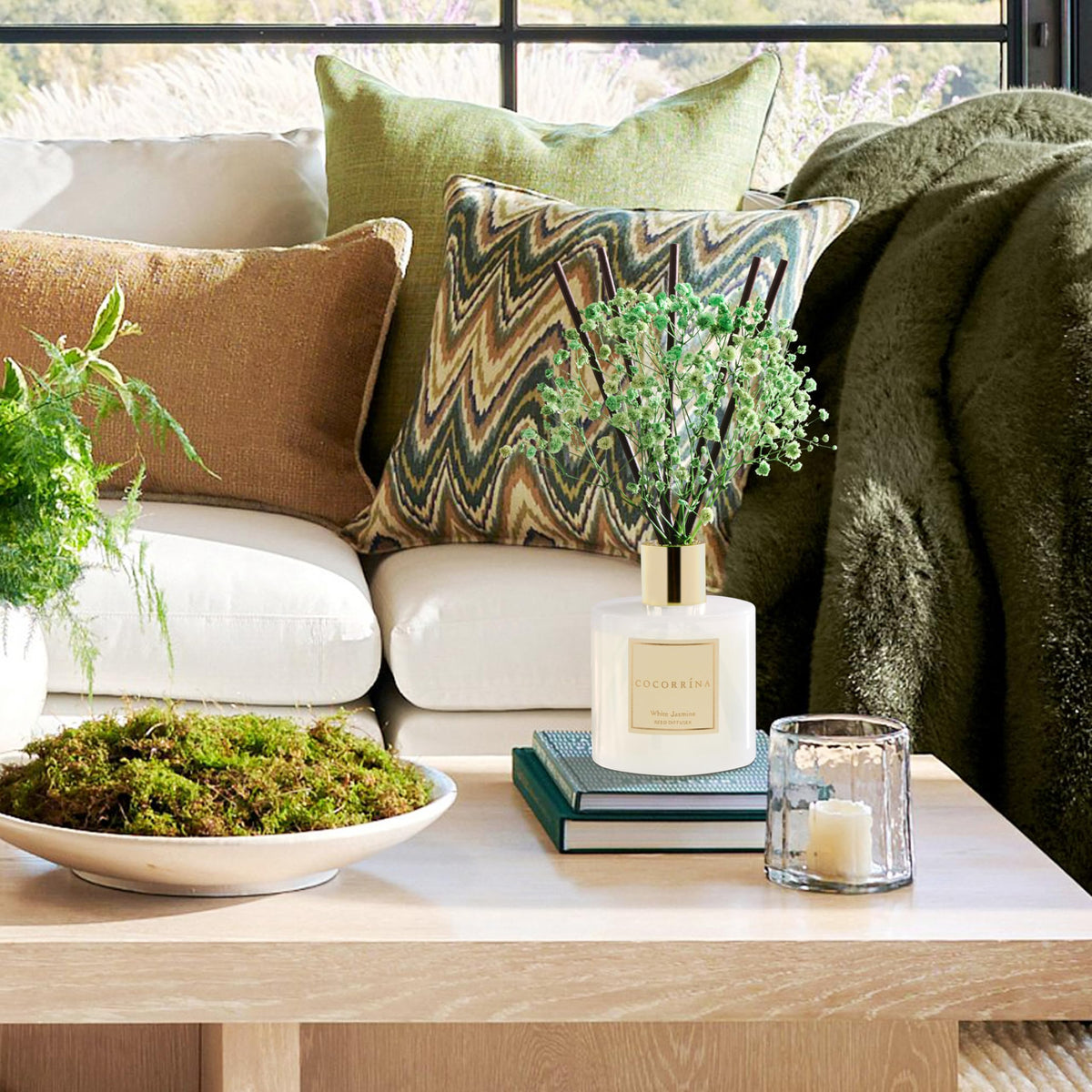 COCORRINA diffuser slowly diffuses fragrance through air.