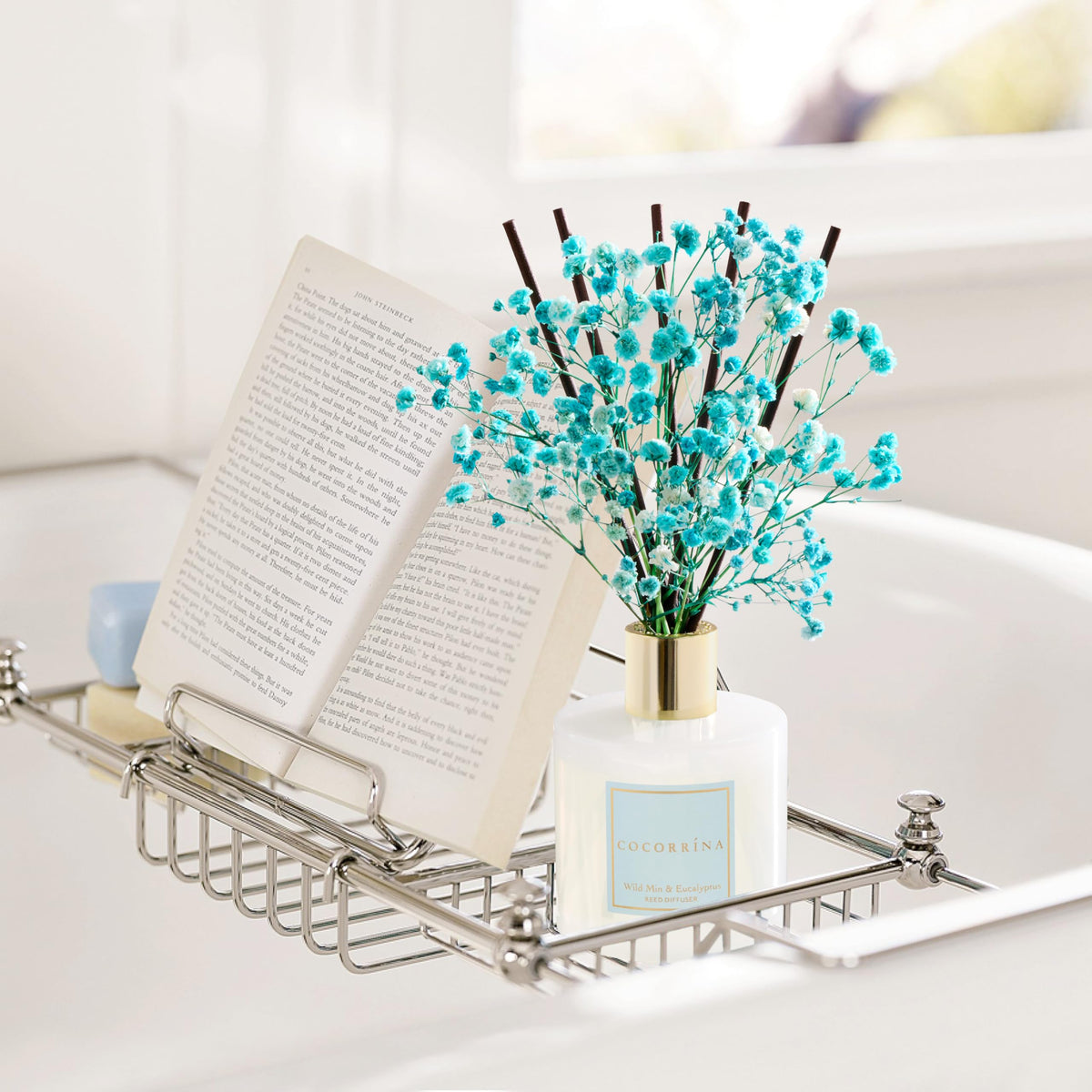 COCORRÍNA Diffuser in room decor elevates home, office, or bathroom ambiance.