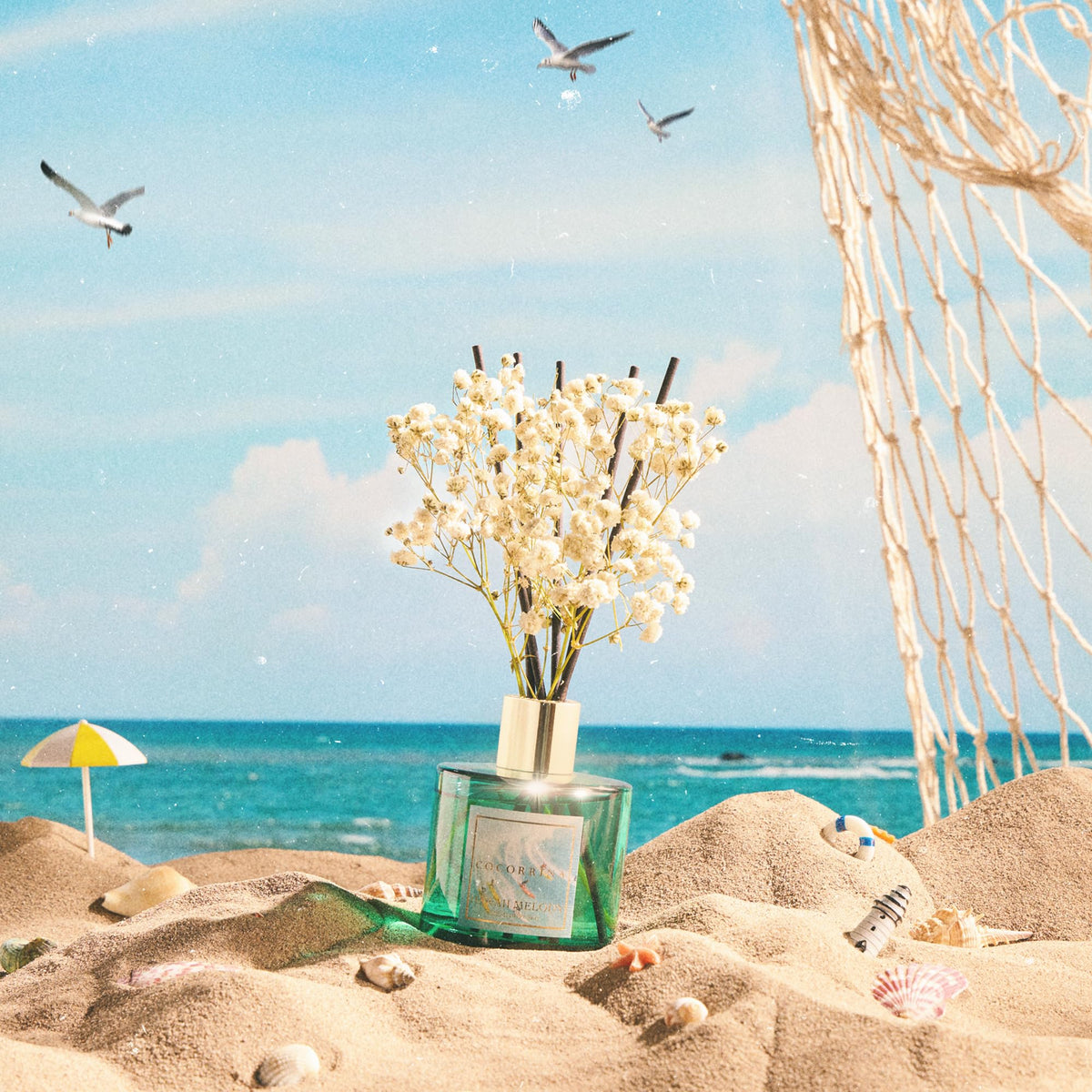 Gift-ready packaging that elevates the diffuser presentation.