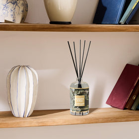 Cocorrina forest fragrance close-up with eucalyptus and moss notes.