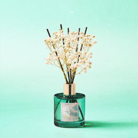 Hawaii Melody diffuser reeds releasing balanced aroma across spaces.