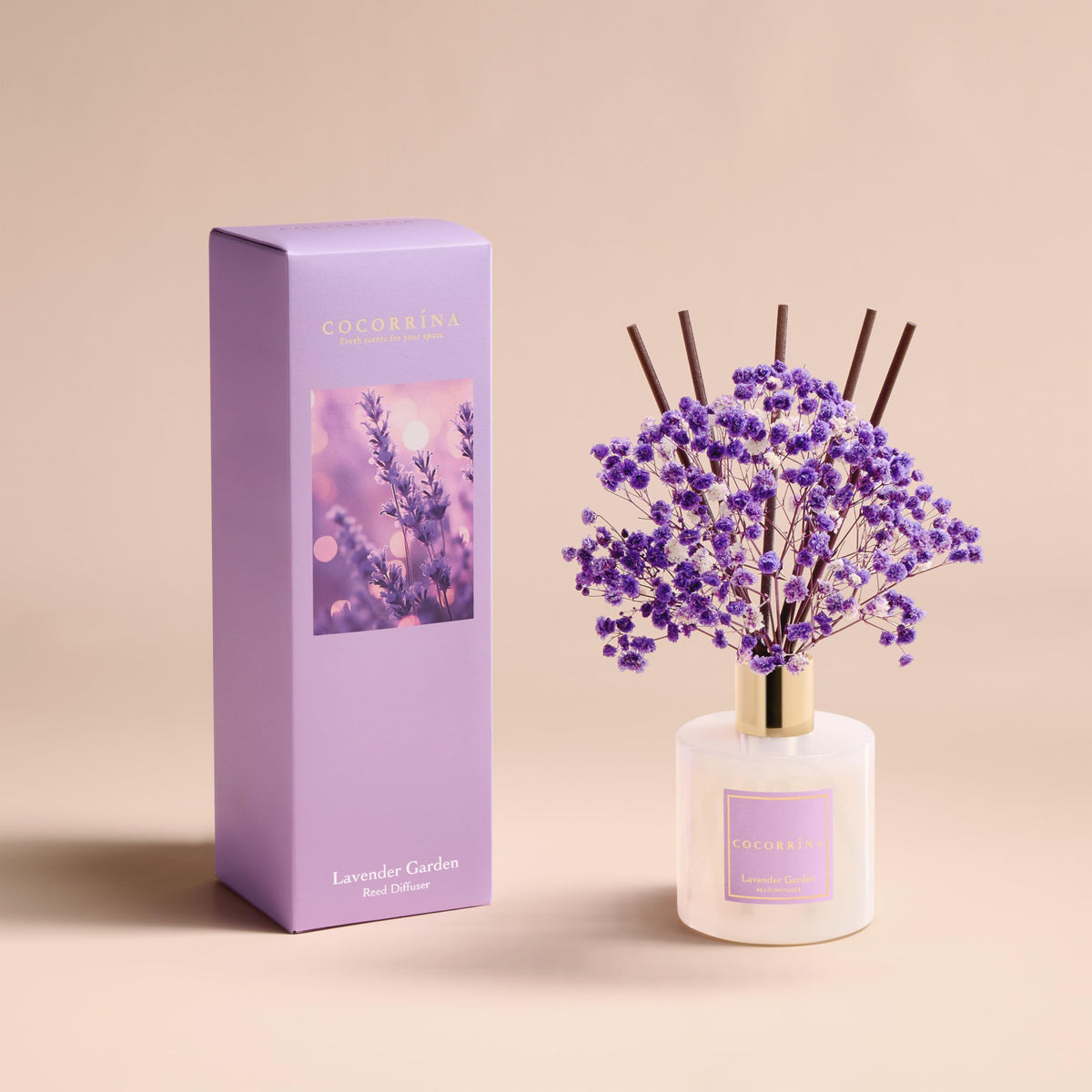 cocorrina lavender garden diffuser sticks release a gentle aroma in the living room.