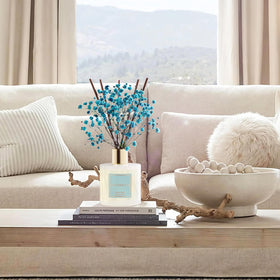 COCORRÍNA Ocean Mist in a living room setting enhances cozy ambience