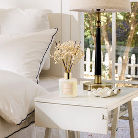 COCORRÍNA diffuser set creates an ambient scent for living spaces.