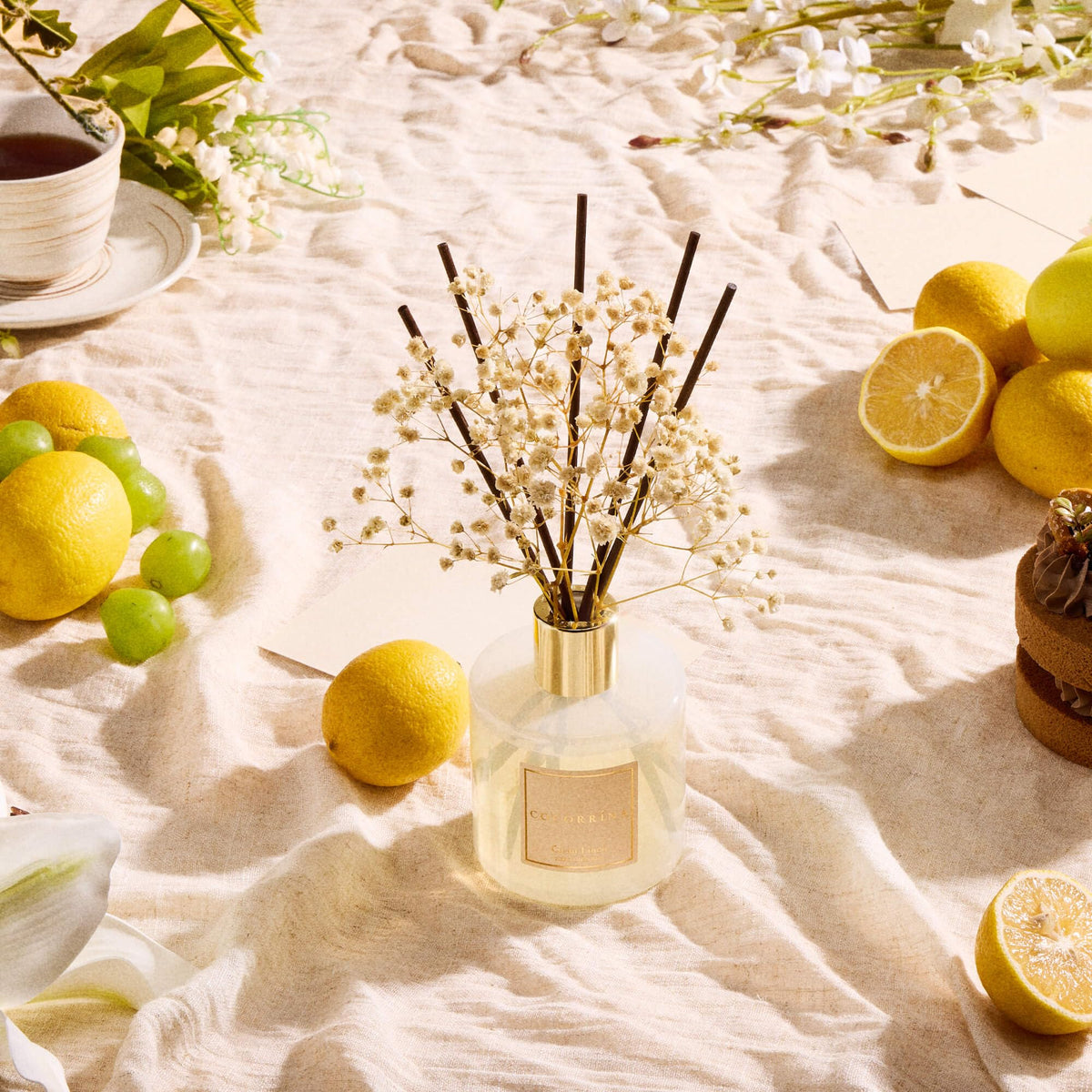 COCORRÍNA preserved baby’s breath flower adds natural decor and aroma.