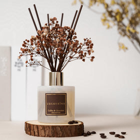 COCORRÍNA baby breath flowers add decorative scent boost.