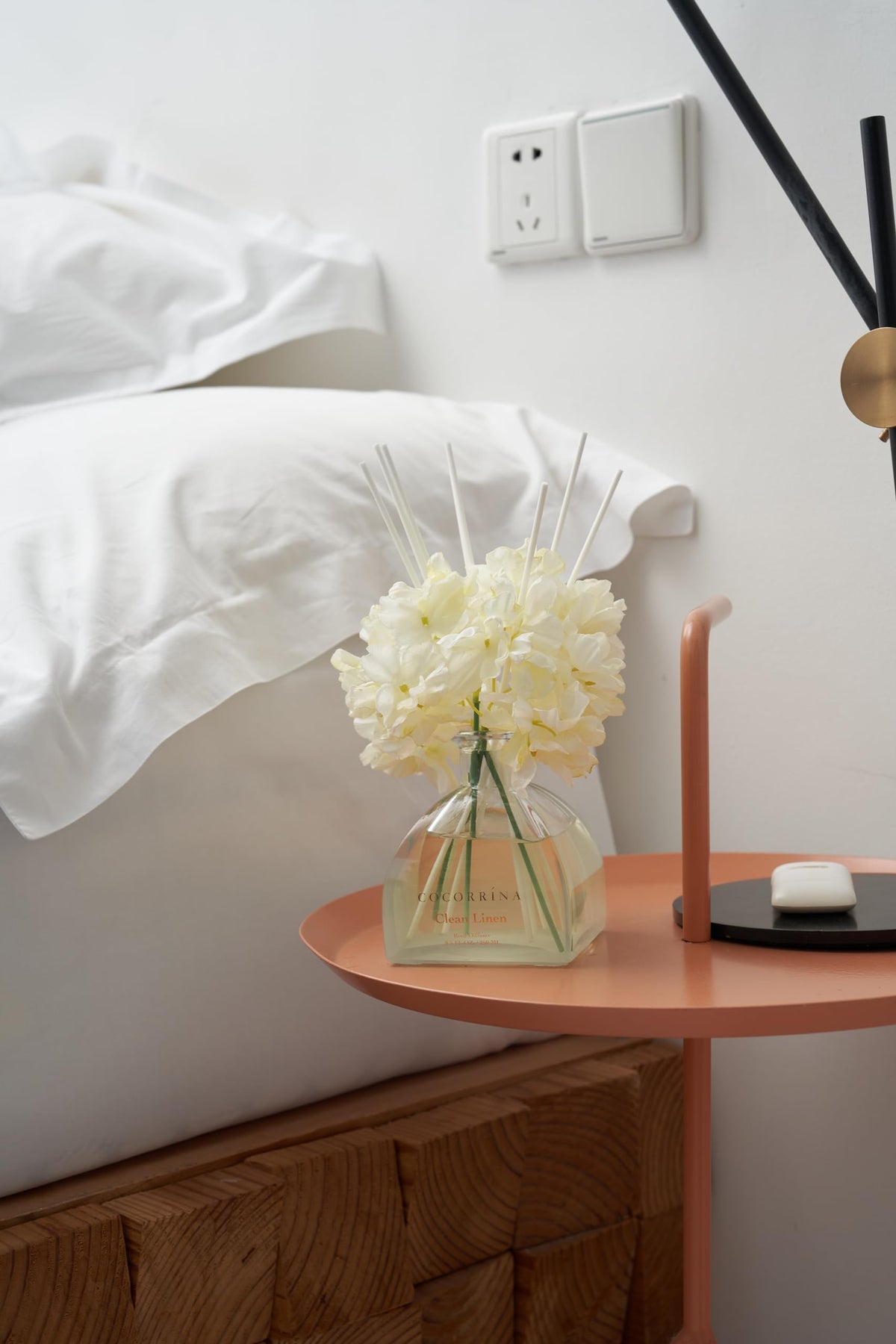 COCORRÍNA reed diffuser gift-set offers thoughtful home decor option