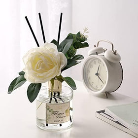 COCORRÍNA reed diffuser sticks closeup, ideal for steady scent diffusion in spaces