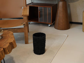 Coeusy 2-gallon wicker trash can suitable for bathroom or bedside use.