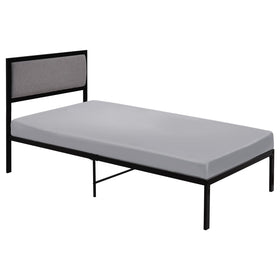 Coldwind cot sheet shows tight bottom edge for smooth under-sheet surface