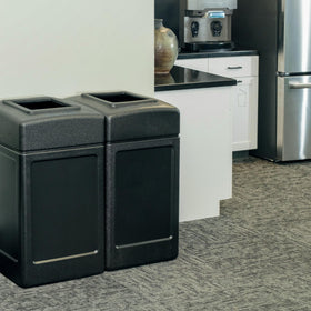 Commercial Zone 732101 lift-off lid and grab bag system for tidy waste handling
