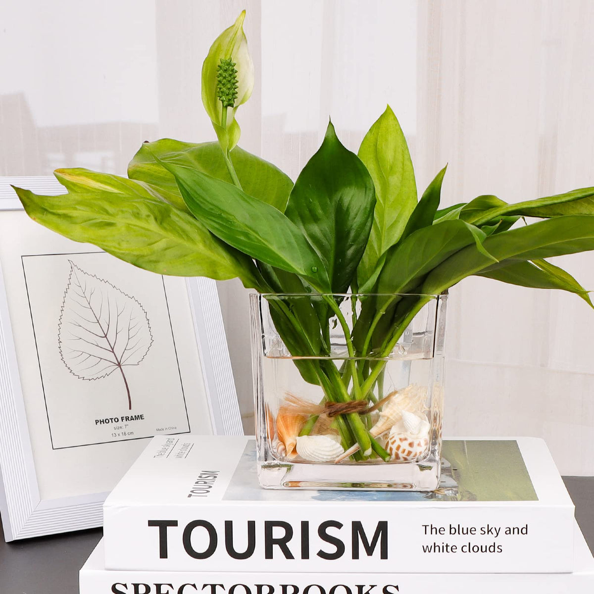 Wedding and event centerpieces using Comrzor square vases