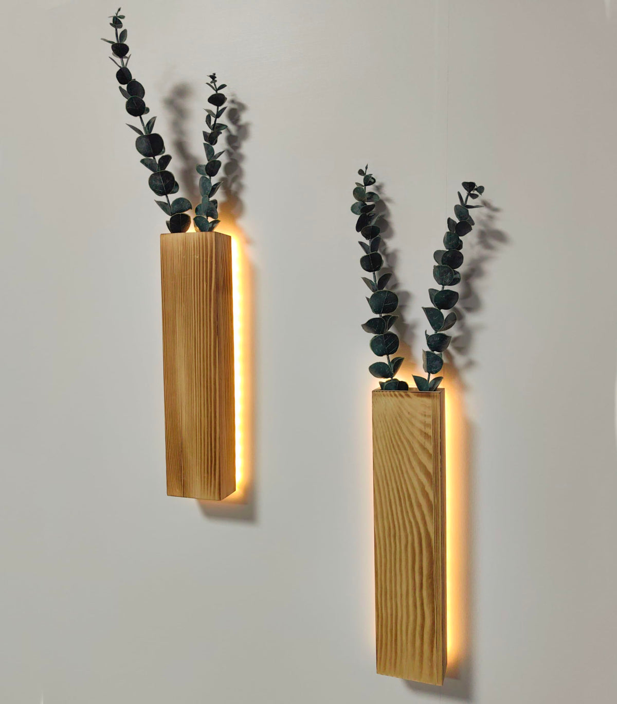 Comtelek battery-powered wall pocket with LED light enables flexible placement