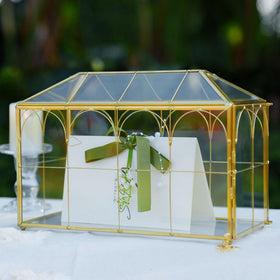 Corvanero wedding card box with heart lock and keys keeps guest cards secure.