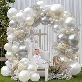 Corvani chrome silver balloons 12-inch add chic accents to setups.