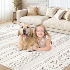 Cotiled lightweight rug that stores easily between seasonal decor updates.