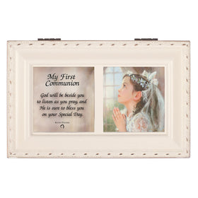 Cottage Garden music box bevel frame detail highlights refined craftsmanship for a cherished gift.